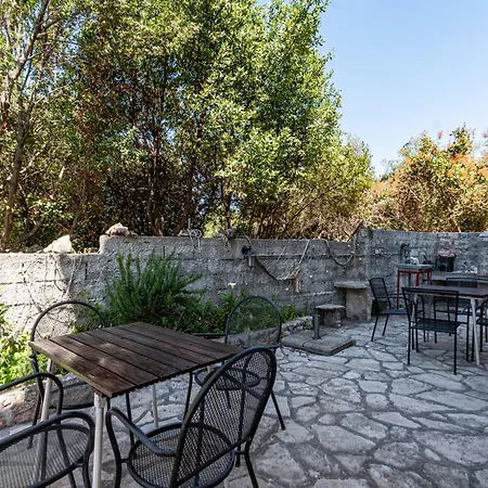 And With Parking Space Mali Ston