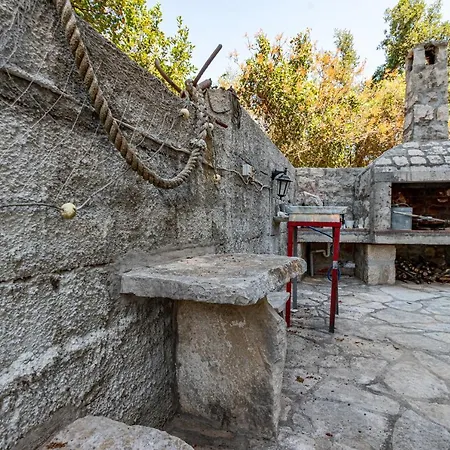 And With Parking Space 3* Mali Ston