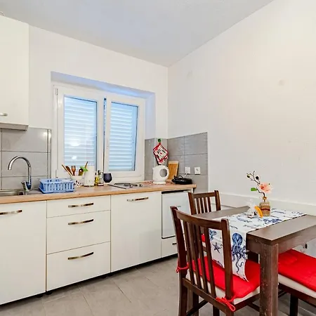 And With Parking Space 3* Mali Ston