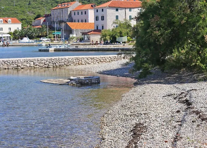 And With Parking Space Mali Ston
